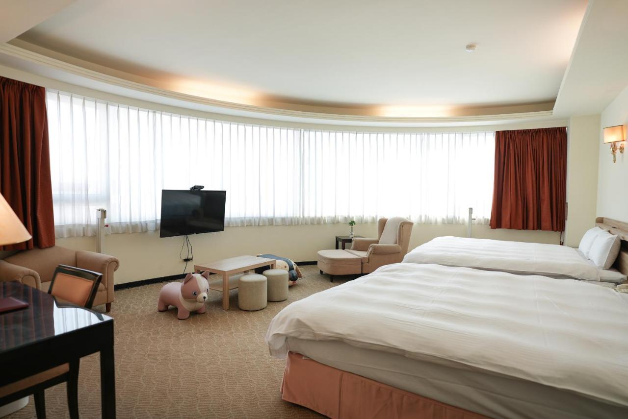 Herkang Hotel Taichung Exterior photo
