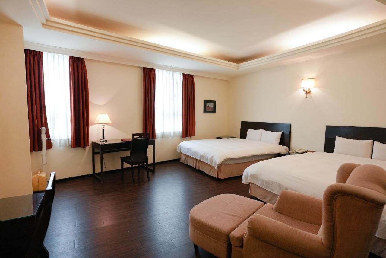 Herkang Hotel Taichung Exterior photo